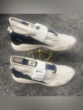 Nike Komyuter Shoes Men’s Size 11.5 Athletic Running White Blue Strap AA2211-003